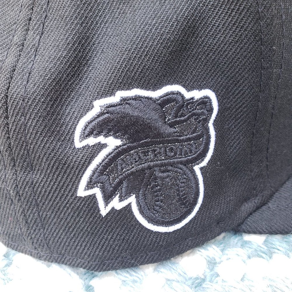 NEW ERA Black Glitter NY Snapback Hat! - Picture 11 of 16